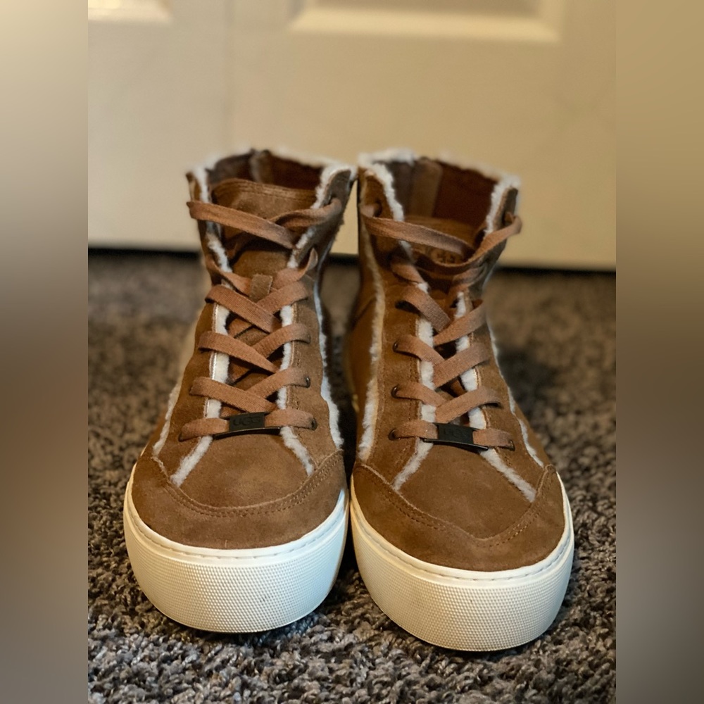 UGG Womens Nuray Sneaker in brown size 9.5 excellent condition